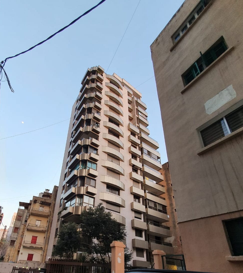 بناية الحريري في بيروت
